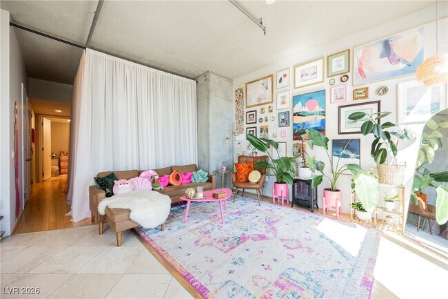 Building Photo - 353 E Bonneville Ave