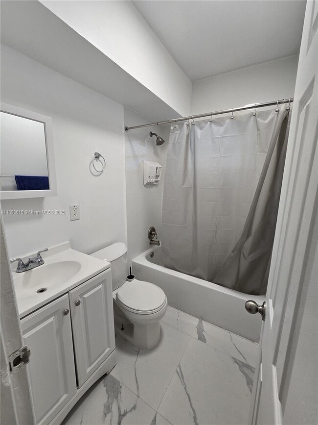 Building Photo - 1446 Ocean Dr