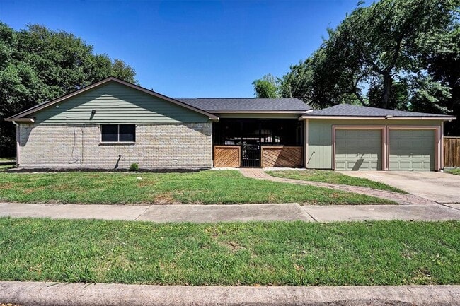 Building Photo - 9611 Huntington Hill Dr
