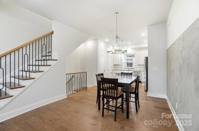 Building Photo - 1312 Nandina St