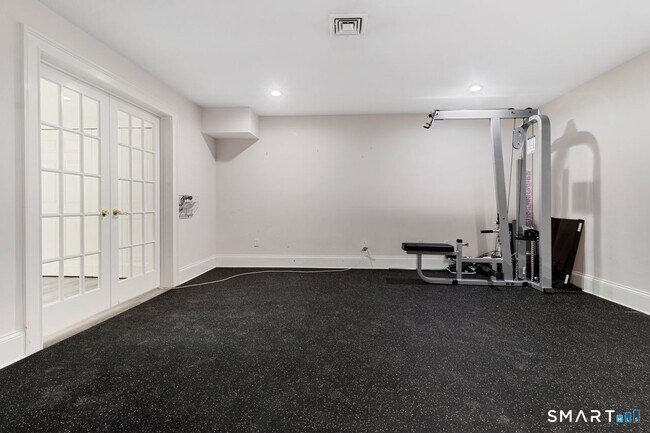 Building Photo - 59 Crescent Rd