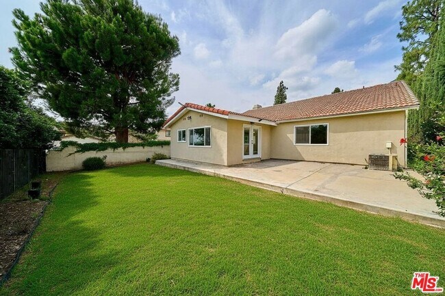 Building Photo - 2660 Conata St