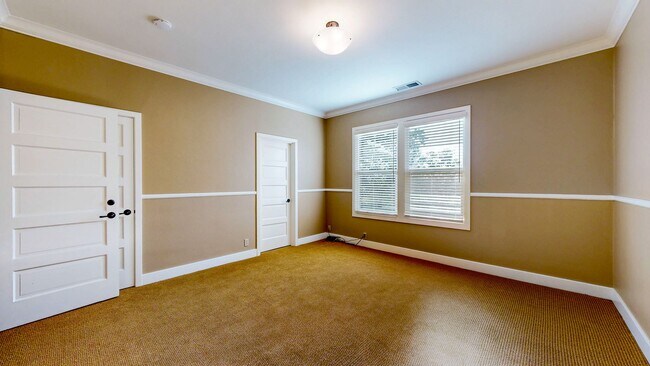 Building Photo - Experience true Wine Country Luxury living...