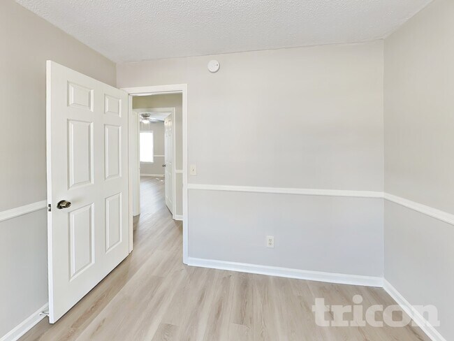 Building Photo - 204 River Song Rd