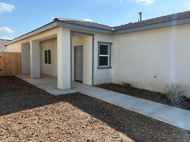 Building Photo - 6003 Cougar Trl