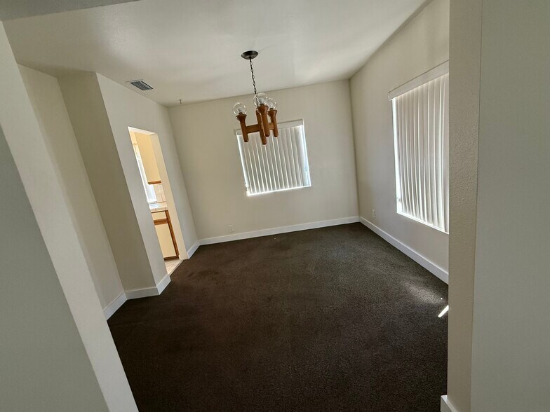 Building Photo - 280 S Craig Ave