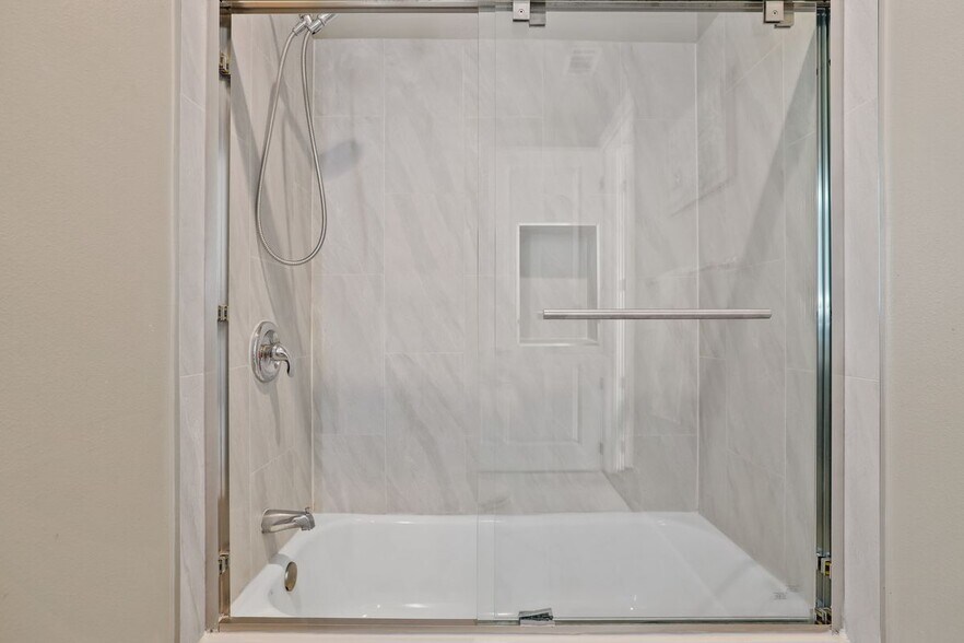 Building Photo - 14881 Newland St