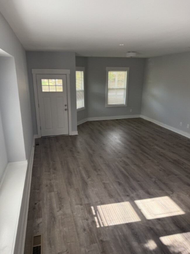 Building Photo - 2519 N College Ave