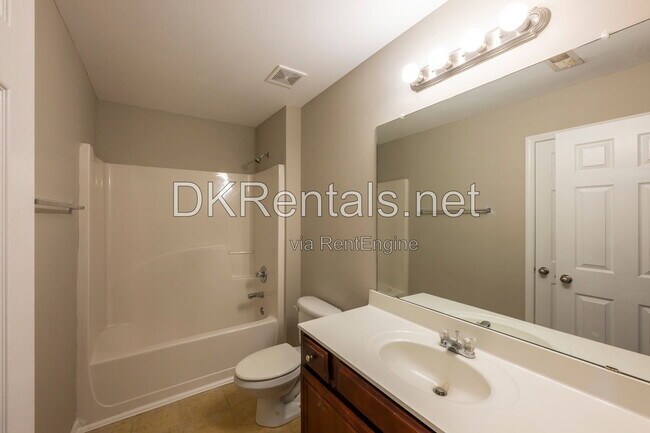 Building Photo - 2555 Flat Shoals Rd