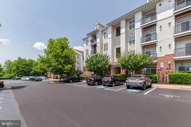 Building Photo - 21210 McFadden Square