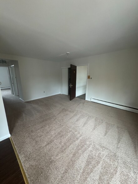 Building Photo - 100 E Glenolden Ave