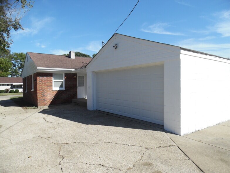 Building Photo - 1573 Biscayne Dr