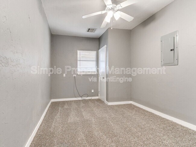 Building Photo - 2605 N Robinson Ave