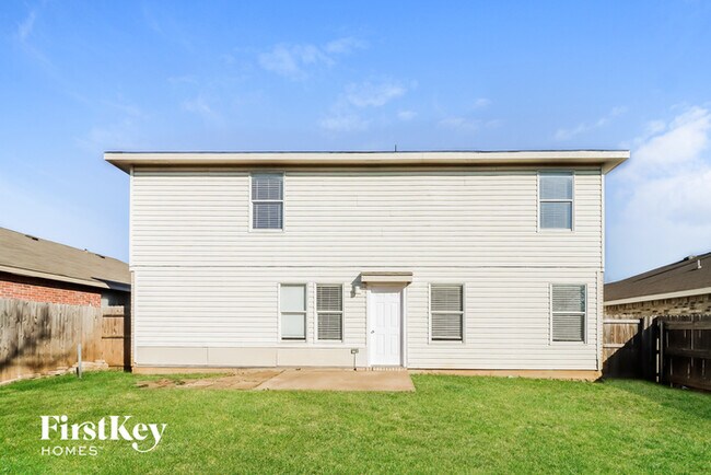 Building Photo - 3913 Fox Run Dr