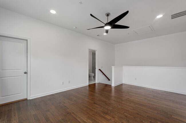 Building Photo - 1260 Lullwater Park Cir