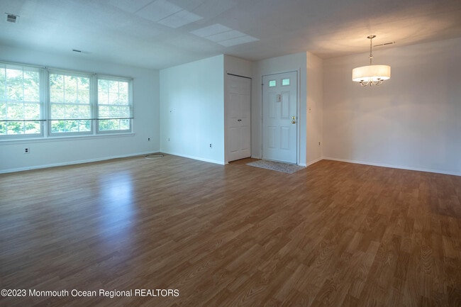 Building Photo - 90 Quince Ct