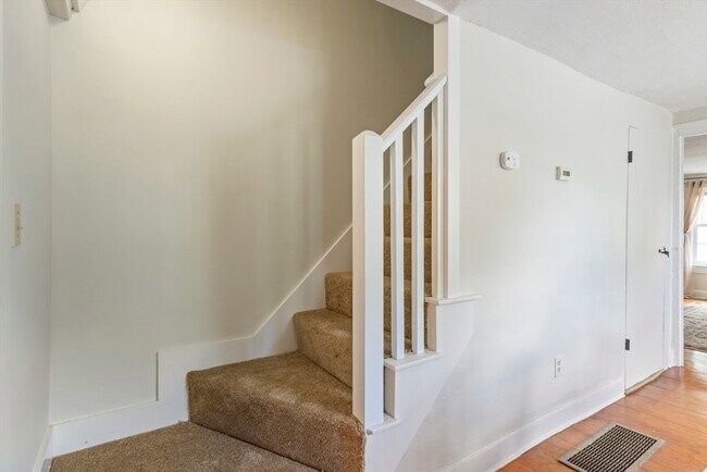 Building Photo - 191-193 South St