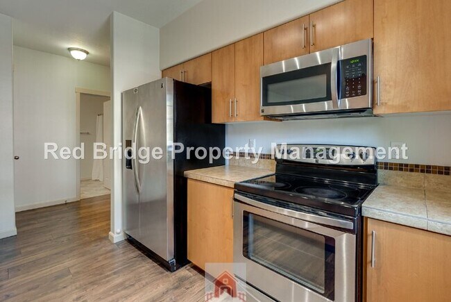 Building Photo - 10834 NE Holly St