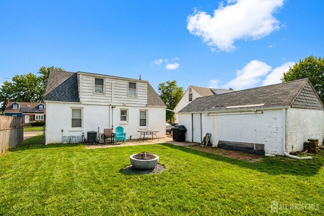 Building Photo - 186 Prigmore St