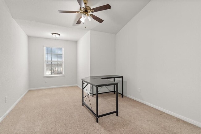 Building Photo - 2124 Hat Bender Lp