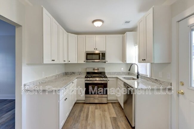 Building Photo - 543 E Harris St