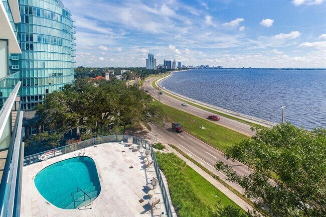 Building Photo - 2912 W Santiago St