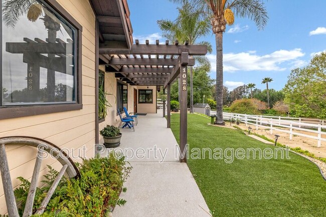 Building Photo - 1028 Capra Way