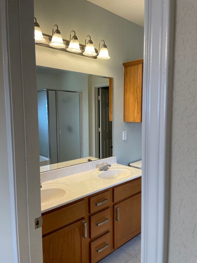 Building Photo - Bright & Spacious 3BR/2.5BA with Loft and Two-Car Garage in Sendero Springs