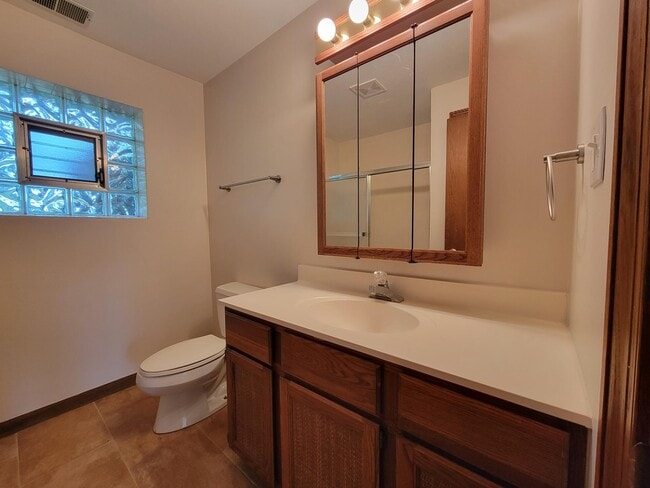 Building Photo - 3483 S Shore Dr