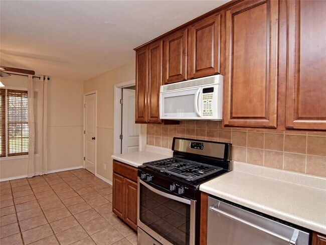 Building Photo - 5300 Middale Ln