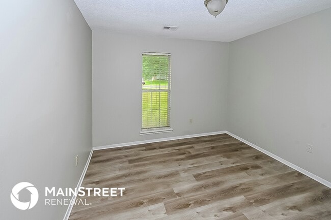 Building Photo - 3740 Ramblewood Dr