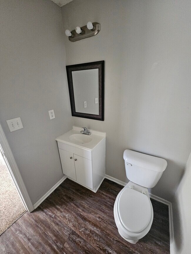 Building Photo - 10811 Chateau Dr