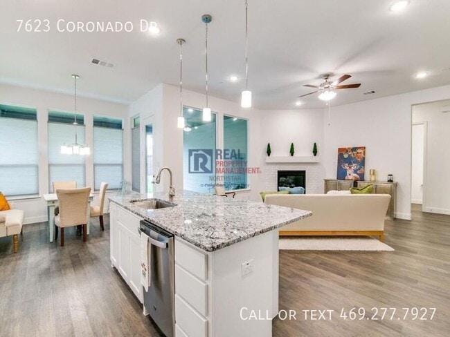 Building Photo - 7623 Coronado Dr