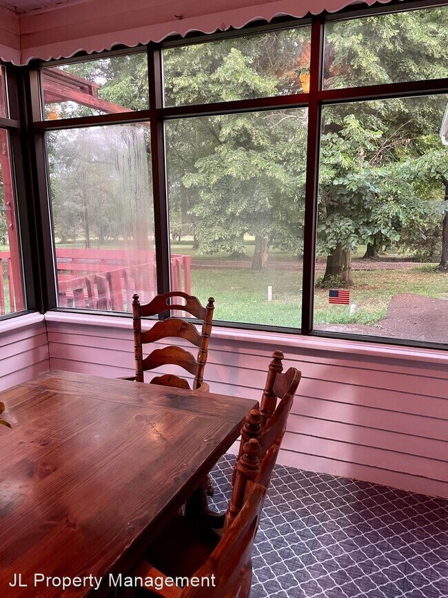 Building Photo - 4 br, 2 bath House - 2208 E Redwood Blvd