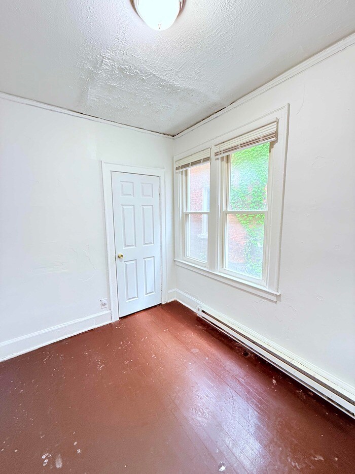 Building Photo - 12032 Santa Rosa Dr