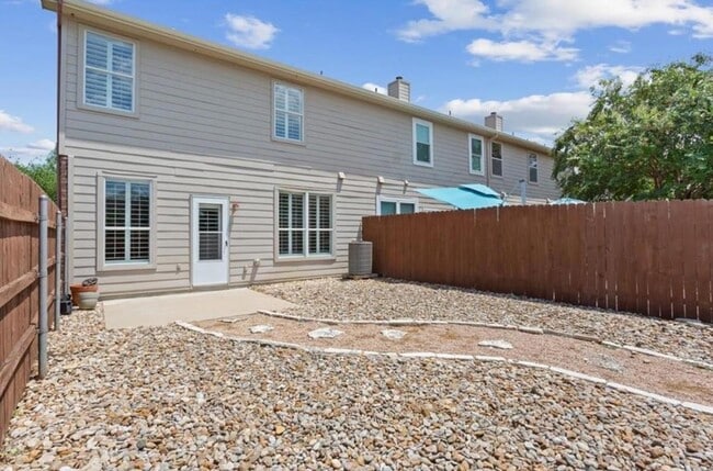 Building Photo - 97 Verde Ranch Loop