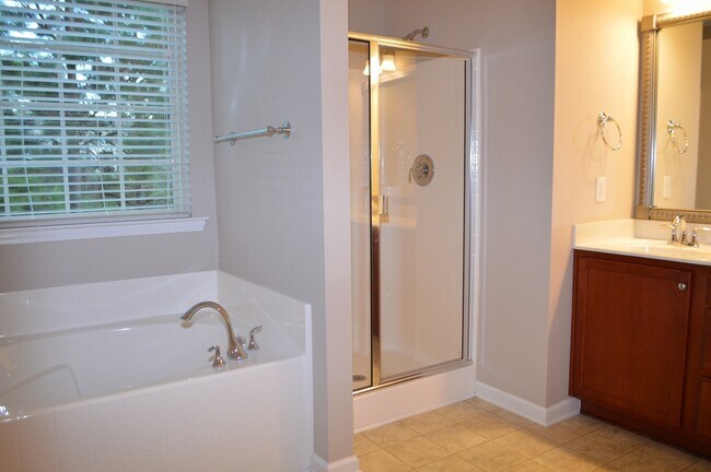 Building Photo - 532 Panorama Park Pl., Cary, NC - Bev Robe...
