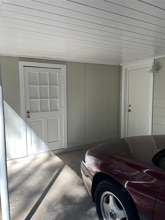 Building Photo - 122 NE 37th Terrace