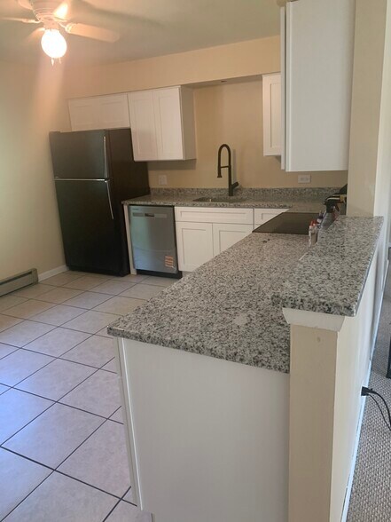 Building Photo - 13918 Marybrook Dr