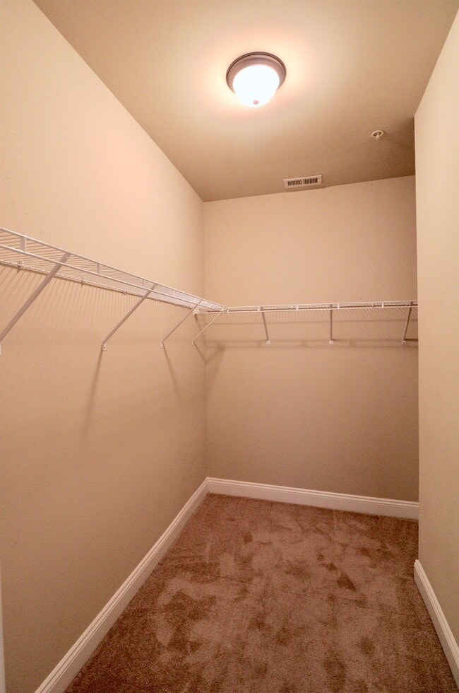 Building Photo - 302 Capstone Dr