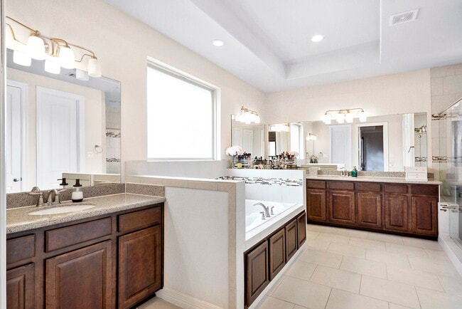 Building Photo - 13204 Leighton Gardens Dr