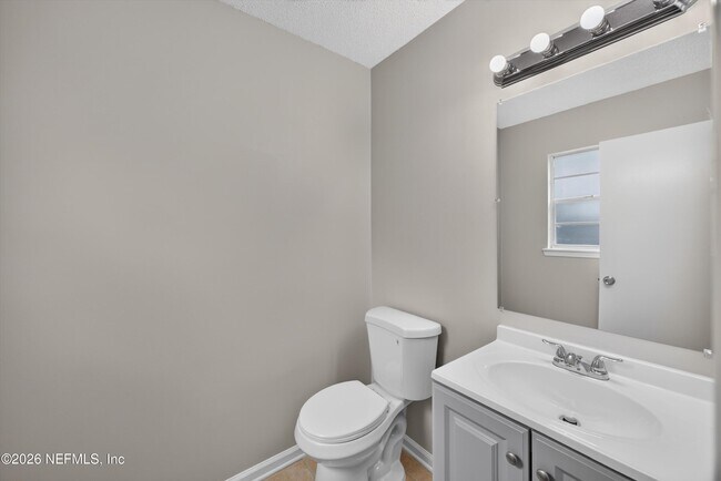 Building Photo - 1040 Willow Cove Ct E