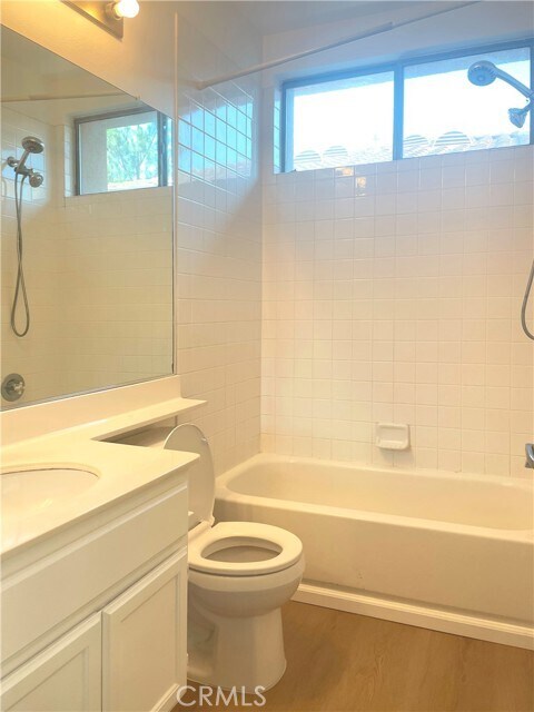 Building Photo - 14141 Shoreline Dr