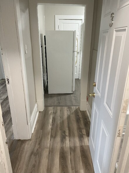 Building Photo - 1403 5th Ave