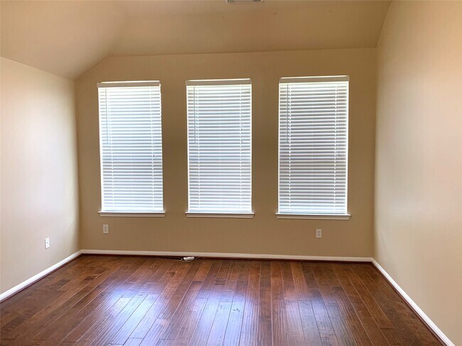 Building Photo - 2822 Chalet Knolls Ln