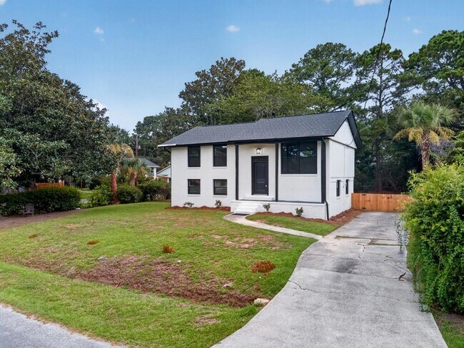 Building Photo - 1411 Westway Dr