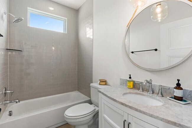 Building Photo - 22206 Briarcliff Dr