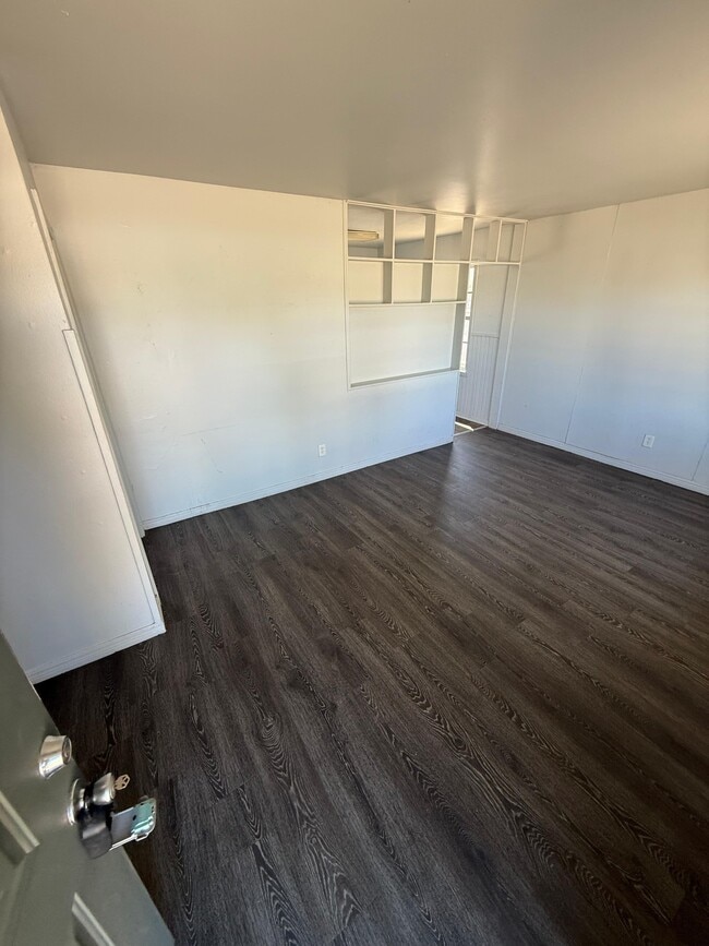 Building Photo - 4304 SE 14th Ave