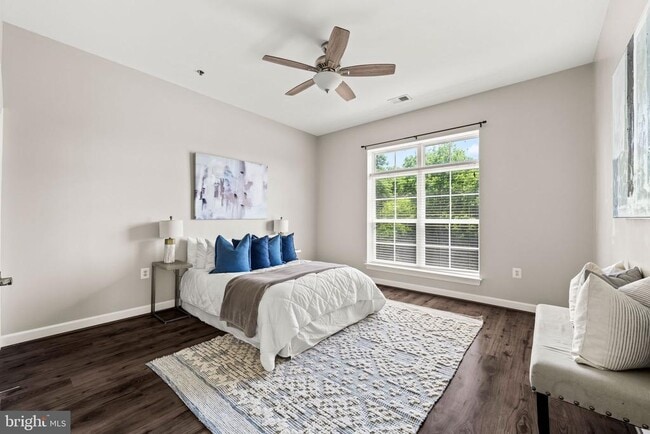 Building Photo - 810 Belmont Bay Dr