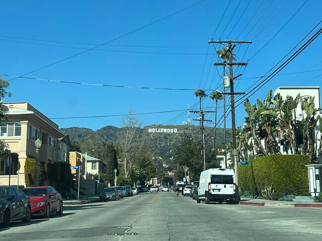 Building Photo - 6121 Glen Holly St